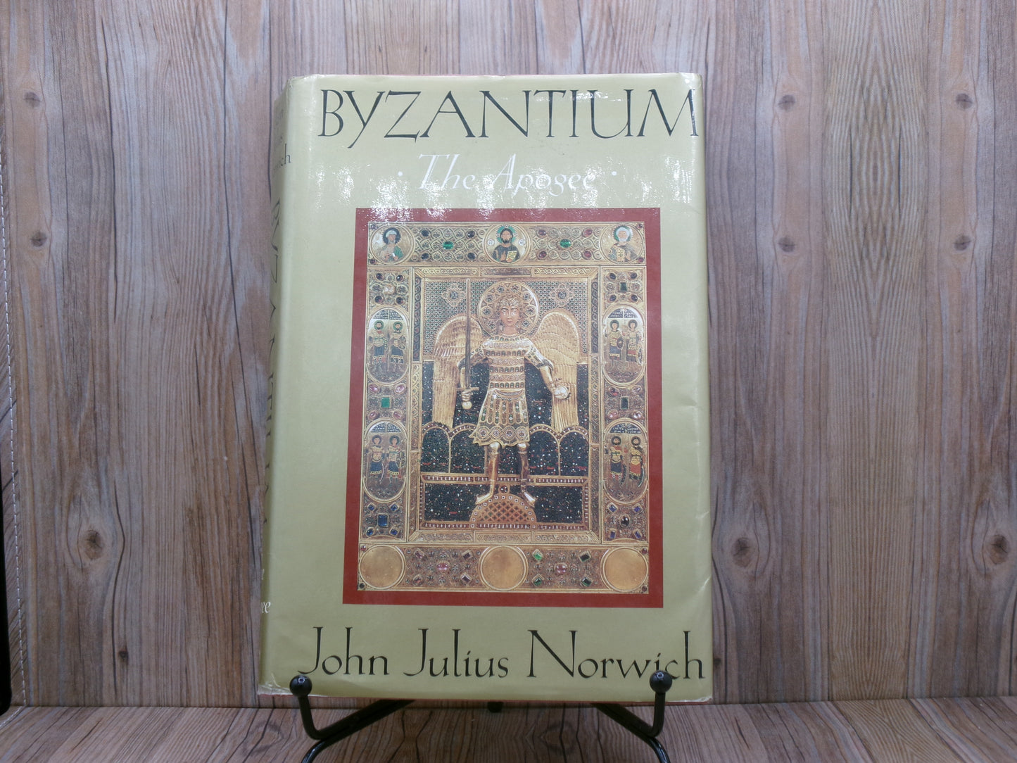 Byzantium The Apogee by John Julius Nortwich