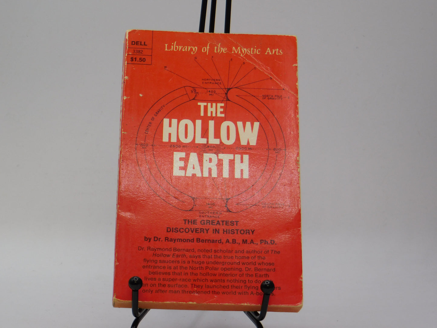 The Hollow Earth by Raymond Bernard